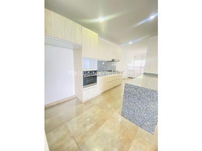 Apartamento de 3 alcobas en venta en Cristales, Cali, 132 m² · foto 3 de 20