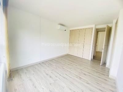 Apartamento de 3 alcobas en venta en Cristales, Cali, 132 m² · foto 17 de 20