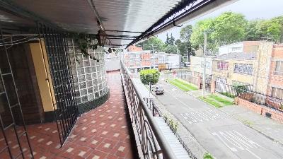 Casa de 5 alcobas en venta en Acevedo Tejada, Bogotá, 350 m² · foto 9 de 17