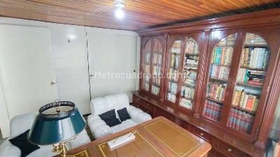 Casa de 5 alcobas en venta en Acevedo Tejada, Bogotá, 350 m² · foto 12 de 17