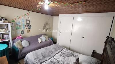 Casa de 5 alcobas en venta en Acevedo Tejada, Bogotá, 350 m² · foto 15 de 17