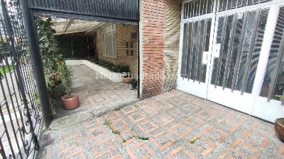 Casa de 5 alcobas en venta en Acevedo Tejada, Bogotá, 350 m² · foto 17 de 17