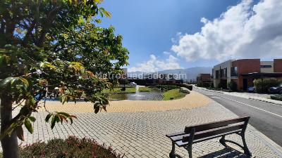 Casa de 3 alcobas en venta en Oikos, Cajicá, 151 m² · foto 2 de 20