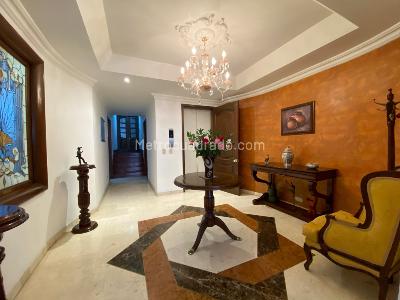 Apartamento de 3 alcobas en venta en Los Rosales, Bogotá, 190 m² · foto 2 de 19