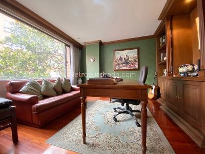 Apartamento de 3 alcobas en venta en Los Rosales, Bogotá, 190 m² · foto 3 de 19