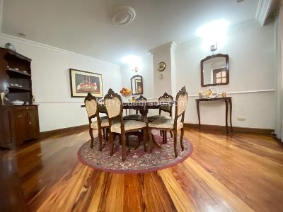 Apartamento de 3 alcobas en venta en Los Rosales, Bogotá, 190 m² · foto 4 de 19