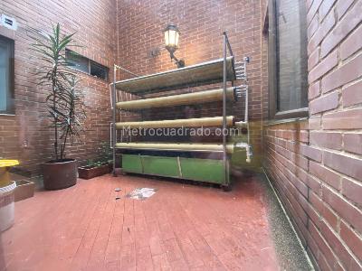 Apartamento de 3 alcobas en venta en Los Rosales, Bogotá, 190 m² · foto 9 de 19