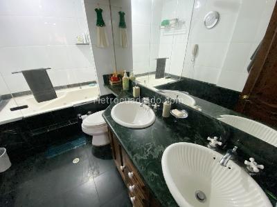 Apartamento de 3 alcobas en venta en Los Rosales, Bogotá, 190 m² · foto 12 de 19