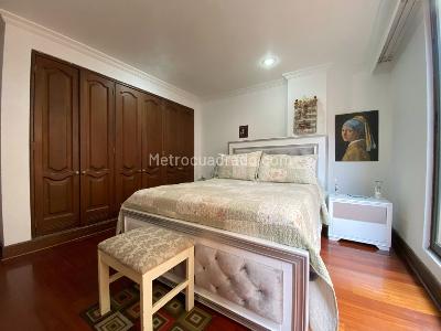 Apartamento de 3 alcobas en venta en Los Rosales, Bogotá, 190 m² · foto 15 de 19