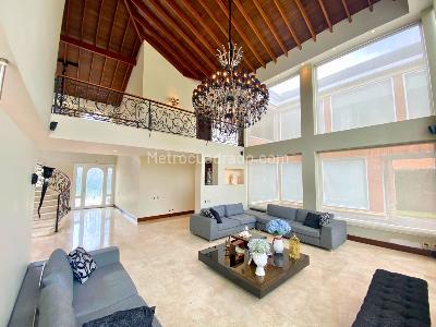 Casa de 5 alcobas en venta en Hacienda San Simon Pl, Bogotá, 850 m² · foto 3 de 20