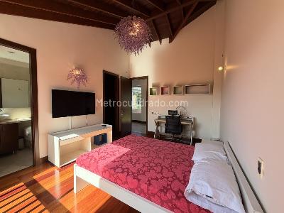 Casa de 5 alcobas en venta en Hacienda San Simon Pl, Bogotá, 850 m² · foto 13 de 20