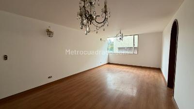 Apartamento de 2 alcobas en venta en Iberia Colina Campestre, Bogotá, 58 m² · foto 2 de 18