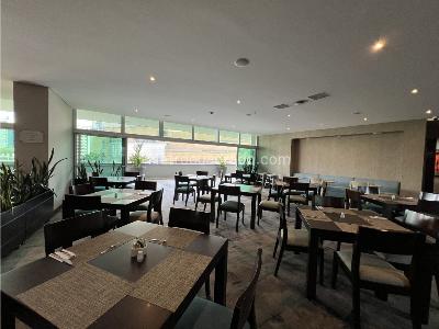 Apartaestudio en venta en Oviedo, Medellín, 40 m² · foto 16 de 17