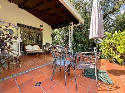Casa de 3 alcobas en venta en Loma De Las Brujas, Envigado, 1451 m² · foto 4 de 20