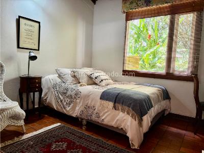 Casa de 3 alcobas en venta en Loma De Las Brujas, Envigado, 1451 m² · foto 14 de 20