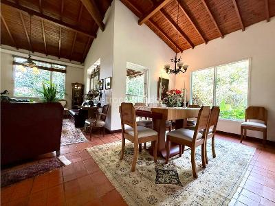 Casa de 3 alcobas en venta en Loma De Las Brujas, Envigado, 1451 m² · foto 17 de 20
