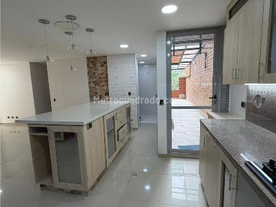 Apartamento en venta en Envigado, Envigado · foto 3 de 20