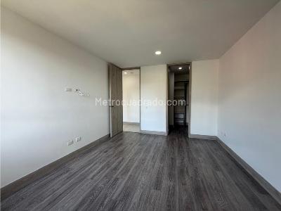 Apartamento de 3 alcobas en venta en Loma De Los Mesa, Envigado, 99 m² · foto 11 de 15