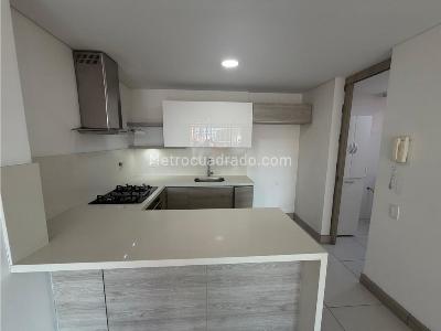 Apartamento de 3 alcobas en venta en Loma De Los Mesa, Envigado, 99 m² · foto 2 de 15