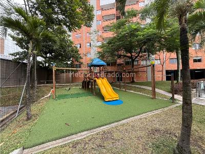 Apartamento de 3 alcobas en venta en Envigado, Envigado, 96 m² · foto 3 de 20