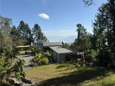 Casa de 5 alcobas en venta en Envigado, Envigado, 220 m² · foto 2 de 20