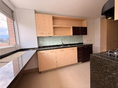 Apartamento de 3 alcobas en venta en La Tomatera, Medellín, 163 m² · foto 8 de 20