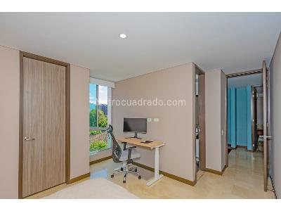 Apartamento de 3 alcobas en venta en Calasanz, Medellín, 164 m² · foto 8 de 19