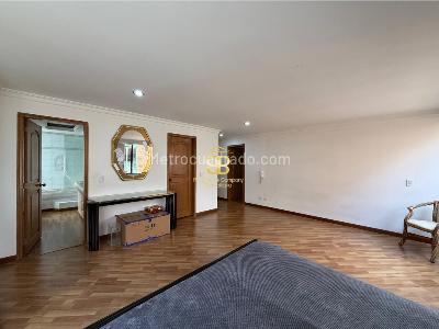 Apartamento en venta en La Carolina, Bogotá · foto 2 de 20