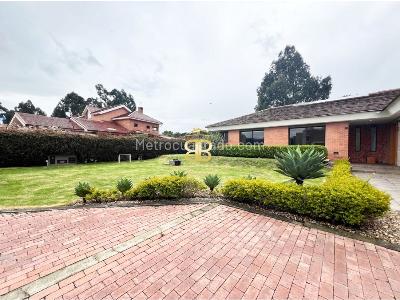 Casa de 3 alcobas en venta en Guaymaral, Bogotá, 360 m² · foto 3 de 20