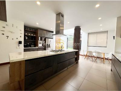 Casa de 3 alcobas en venta en Guaymaral, Bogotá, 360 m² · foto 9 de 20