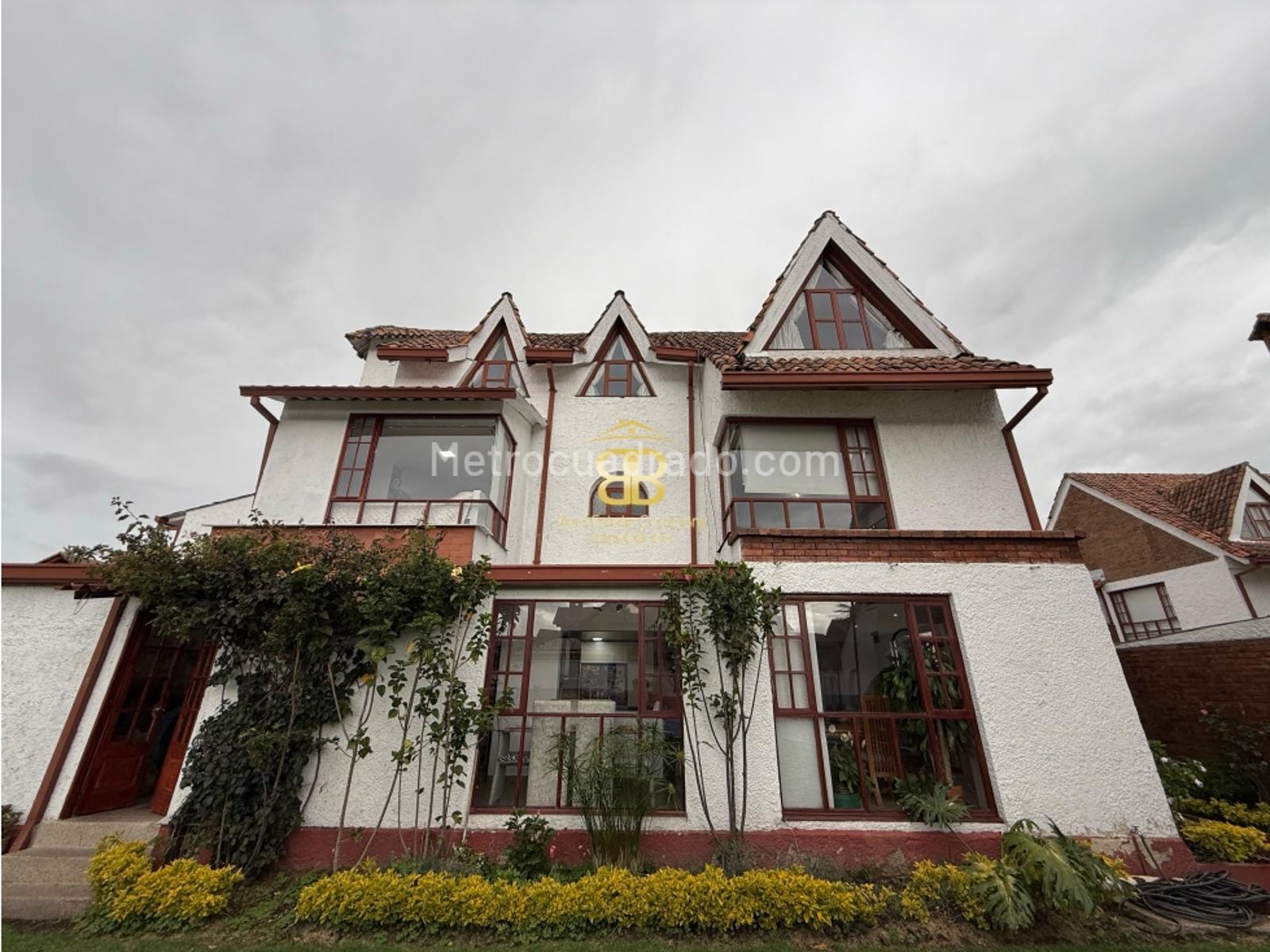 Casa de 3 habitaciones en venta en San Jose de Bavaria, Bogotá — imagen 1 de 20