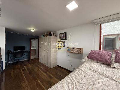Casa de 3 alcobas en venta en San Jose De Bavaria, Bogotá, 373 m² · foto 18 de 20