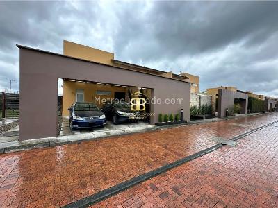 Casa de 3 alcobas en venta en Cajica, Cajicá, 410 m² · foto 3 de 20