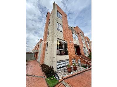 Casa de 4 alcobas en venta en Alameda, Bogotá, 161 m² · foto 2 de 19