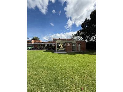 Casa de 3 alcobas en venta en San Simon, Bogotá, 1801 m² · foto 10 de 20