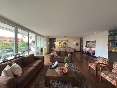 Apartamento de 3 alcobas en venta en Los Rosales, Bogotá, 440 m² · foto 4 de 20