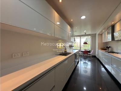 Apartamento de 3 alcobas en venta en Los Rosales, Bogotá, 440 m² · foto 10 de 20