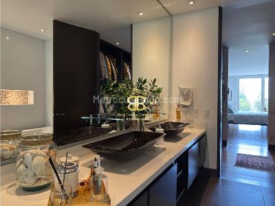 Apartamento de 3 alcobas en venta en Los Rosales, Bogotá, 440 m² · foto 19 de 20