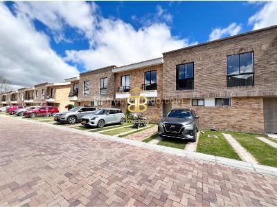 Casa de 3 alcobas en venta en Vereda Cerca De Piedra Frontera, Chía, 128 m² · foto 2 de 20
