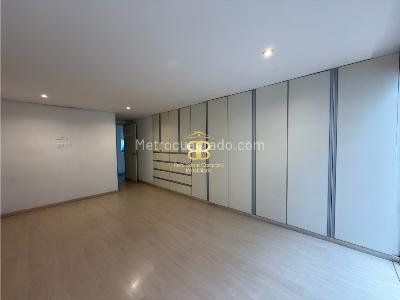 Apartamento de 2 alcobas en venta en Chico, Bogotá, 138 m² · foto 12 de 20