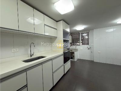 Apartamento de 2 alcobas en venta en Chico, Bogotá, 138 m² · foto 16 de 20