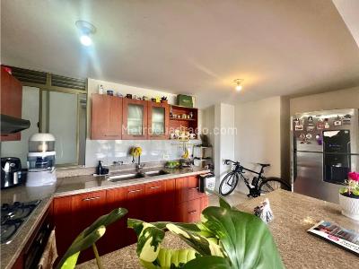 Apartamento de 3 alcobas en venta en Colina Campestre, Bogotá, 129 m² · foto 2 de 20
