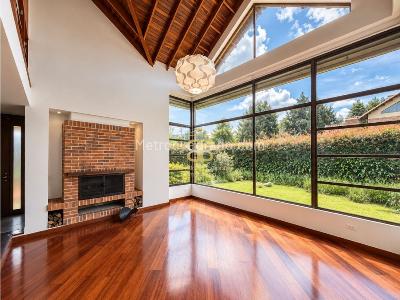 Casa de 4 alcobas en venta en Vereda Fagua, Chía, 298 m² · foto 2 de 20