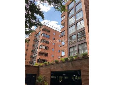 Apartamento de 2 alcobas en venta en El Poblado, Medellín, 120 m² · foto 7 de 12