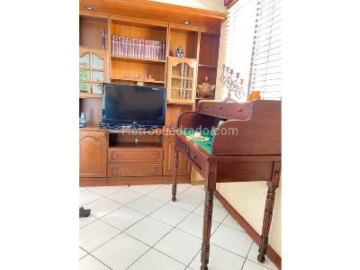 Apartamento de 2 alcobas en venta en El Poblado, Medellín, 120 m² · foto 11 de 12