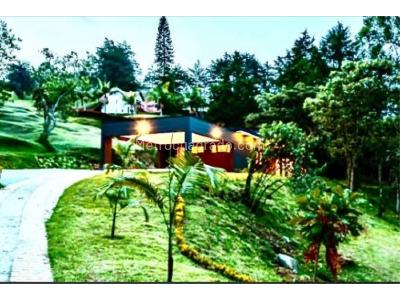 Casa de 3 alcobas en venta en Sajonia, Rionegro, 235 m² · foto 3 de 20