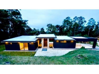 Casa de 3 alcobas en venta en Sajonia, Rionegro, 235 m² · foto 5 de 20