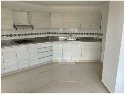 Apartamento de 5 alcobas en venta en El Portal, Envigado, 173 m² · foto 2 de 15