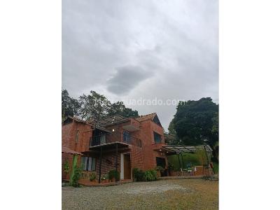 Casa de 3 alcobas en venta en Loma Del Escobero, Envigado, 300 m² · foto 6 de 17