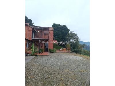 Casa de 3 alcobas en venta en Loma Del Escobero, Envigado, 300 m² · foto 9 de 17